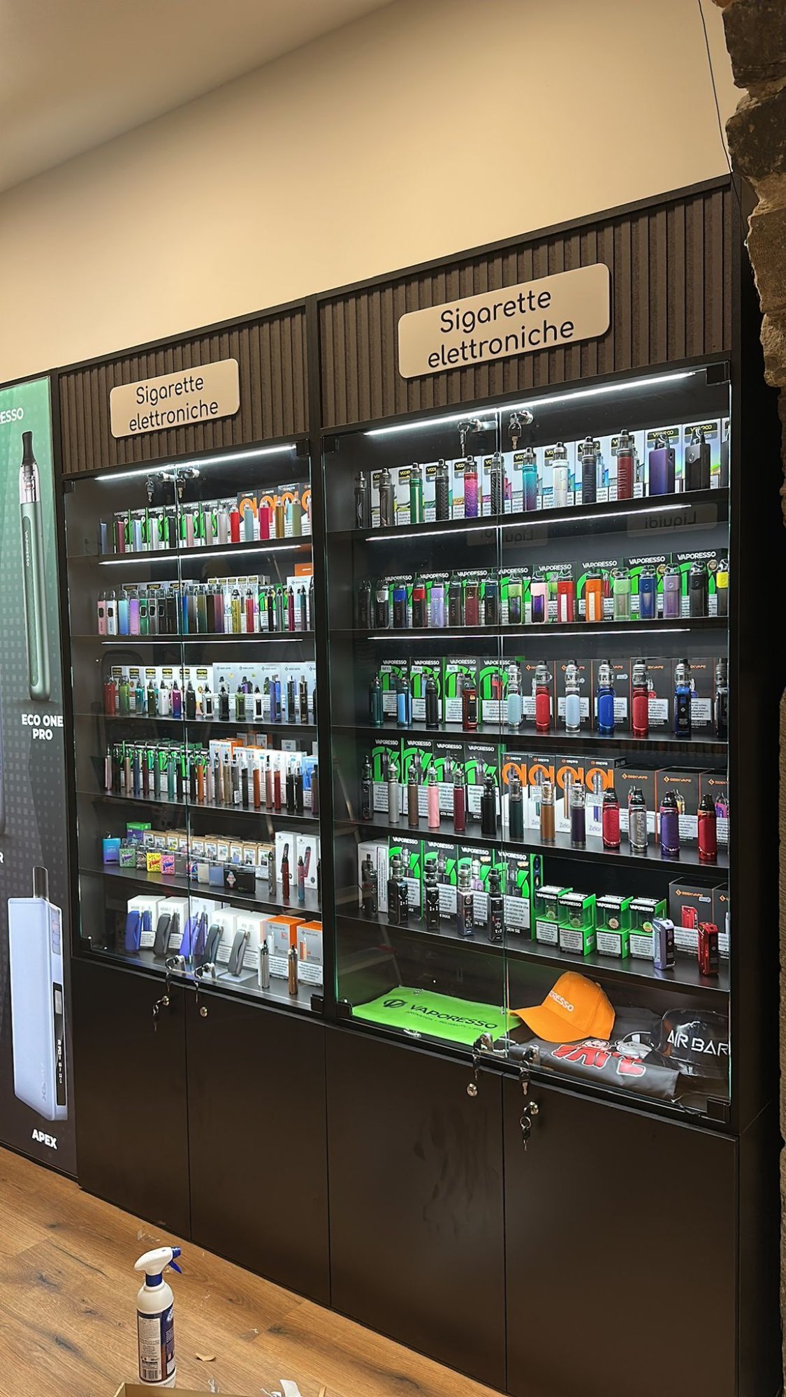 Vetrina liquidi — Vape and Vape Trieste